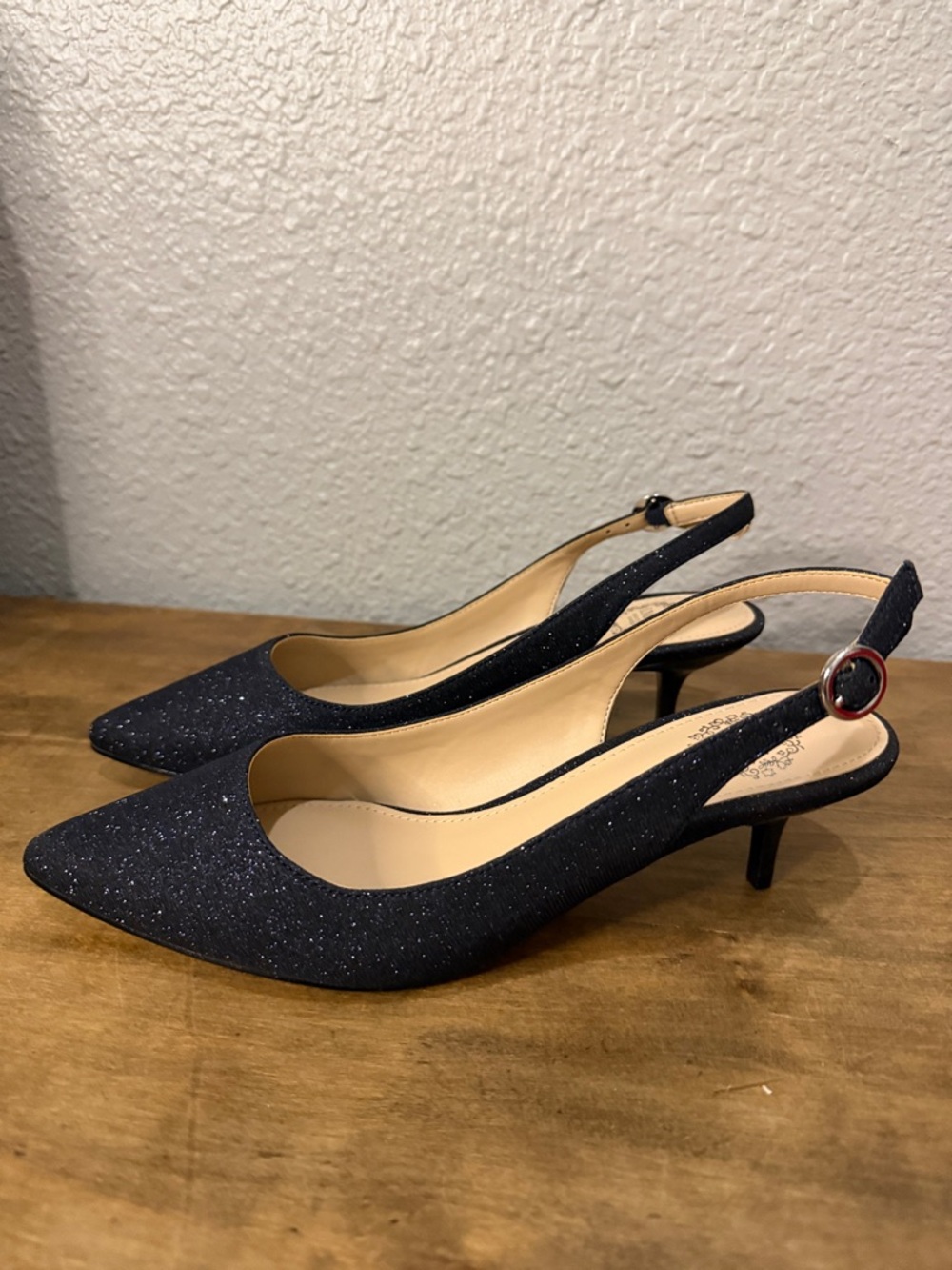 I. Miller Women's navy Glitter Slingback Pointed-Toe Kitten Heels size 6